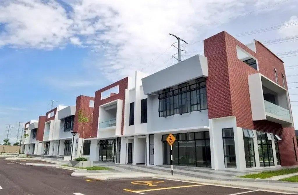 Row of shop offices for sale and rent