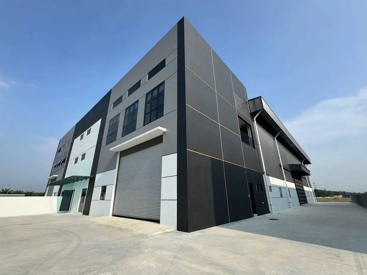 Industrial factory and warehouse building